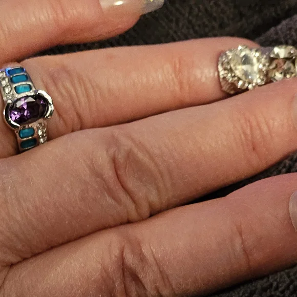 Elegant Silver and Purple Ring NEW - Picture 4 of 4